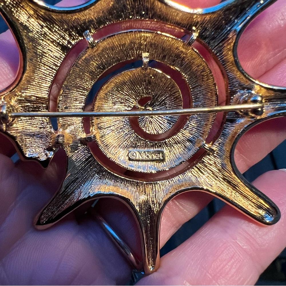 Vintage Monet Goldtone Sunburst Brooch - Picture 2 of 8